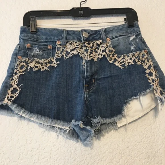 American Eagle Hi Rise Festival Shorts - Picture 2 of 8